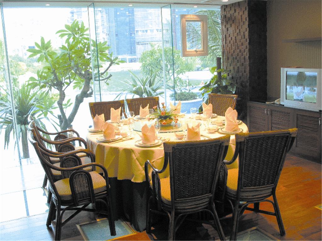 Yihe Hotel Canton Extérieur photo